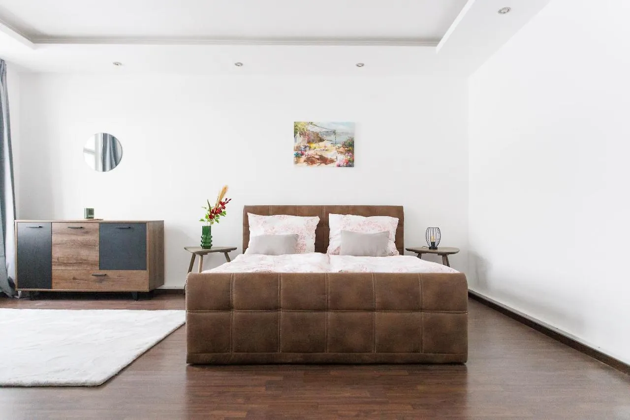 Central, Modern, Big Apartment Vienna