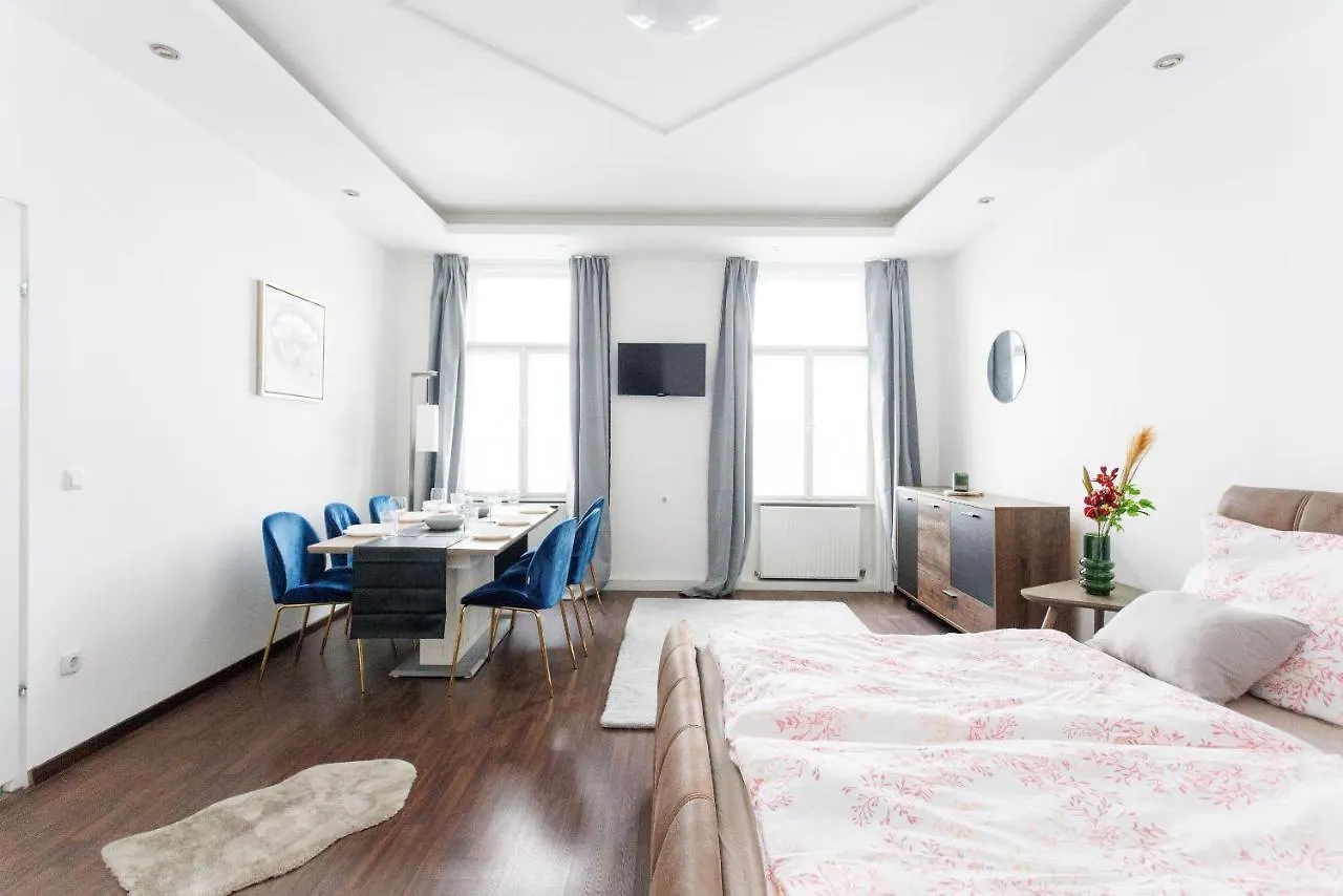 Central, Modern, Big Apartment Vienna