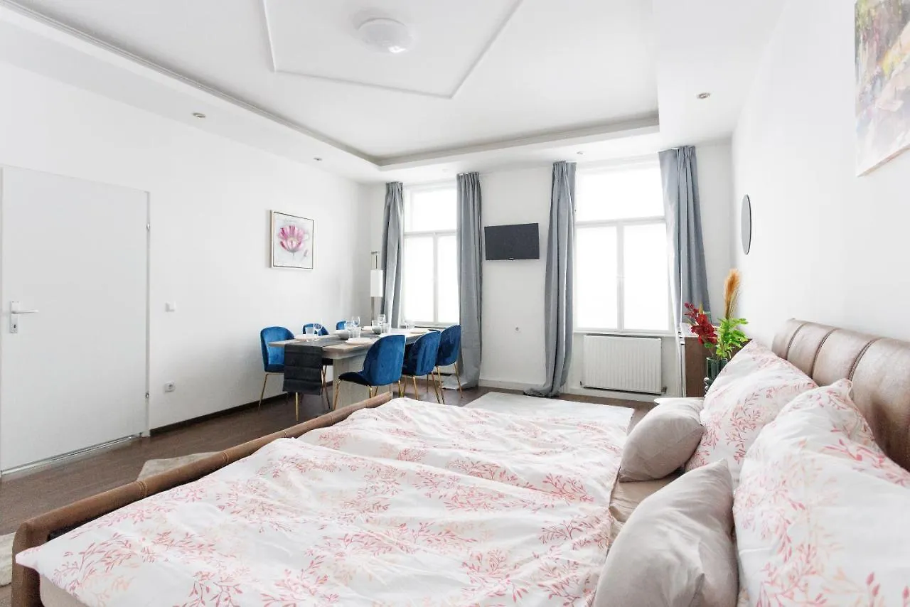 Central, Modern, Big Apartment Vienna Austria