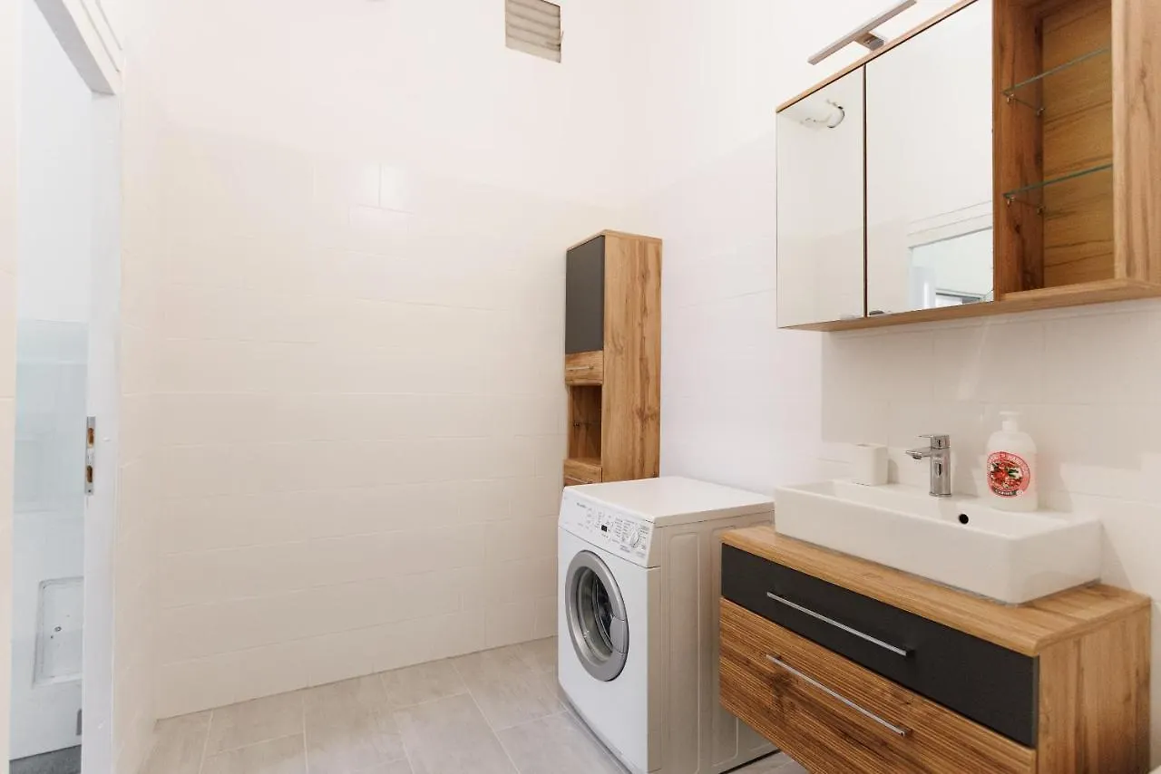Central, Modern, Big Apartment Vienna